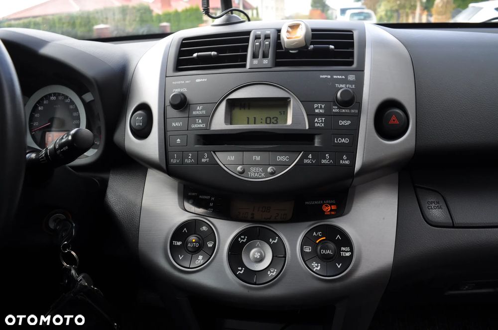 Toyota RAV4 2.0 4x4 Automatik - 31