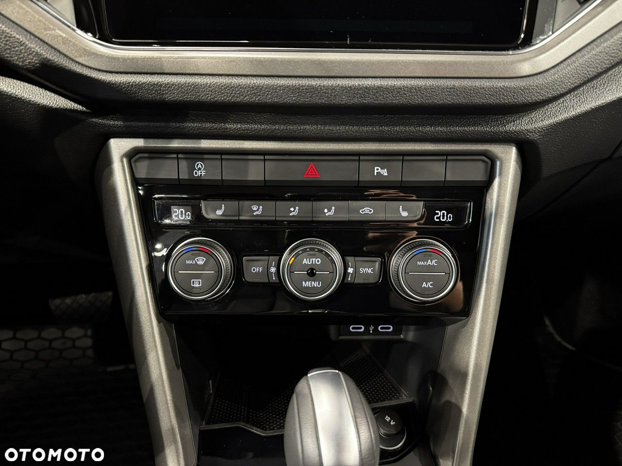 Volkswagen T-Roc - 25