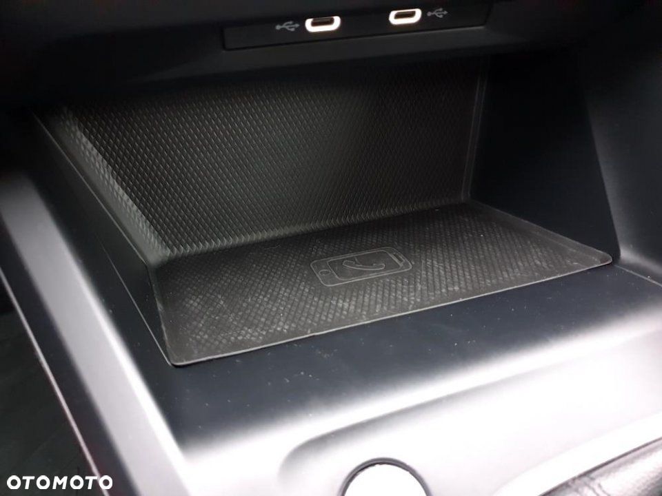 Volkswagen Golf - 29