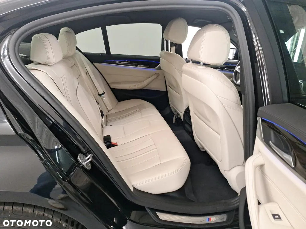 BMW Seria 5 520e Luxury Line - 11
