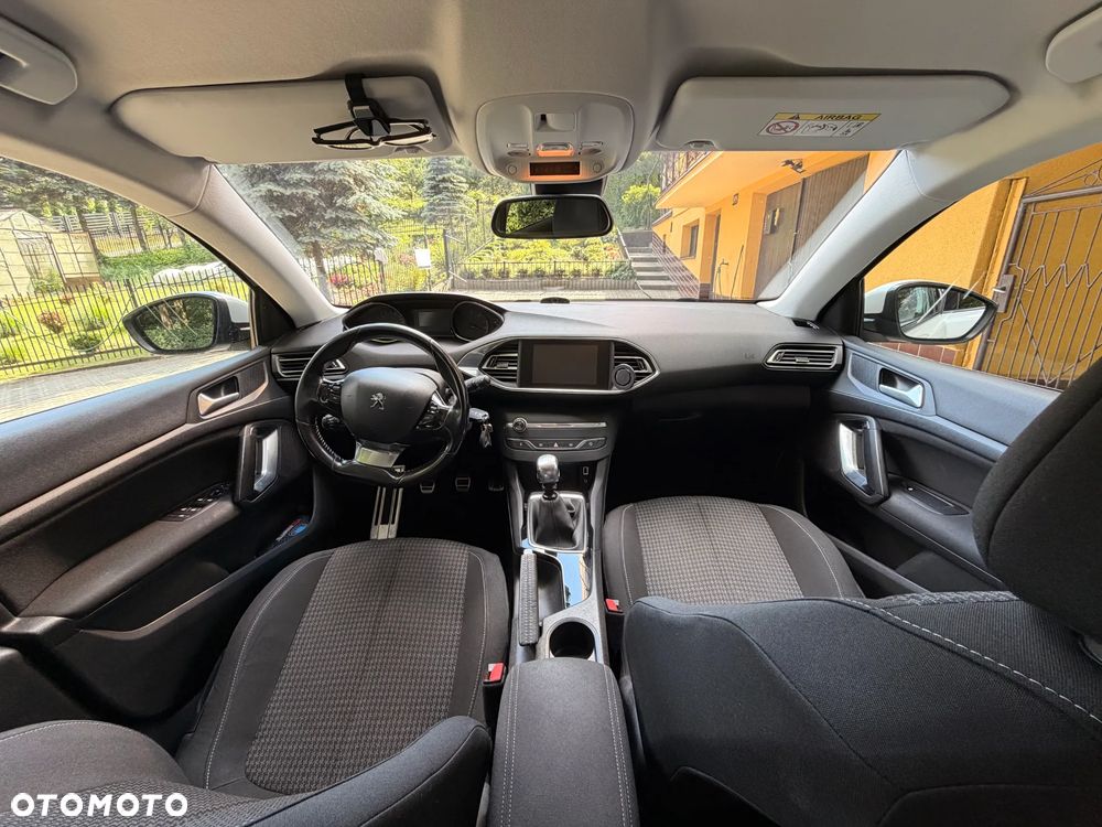 Peugeot 308 1.6 BlueHDi Allure S&S - 23
