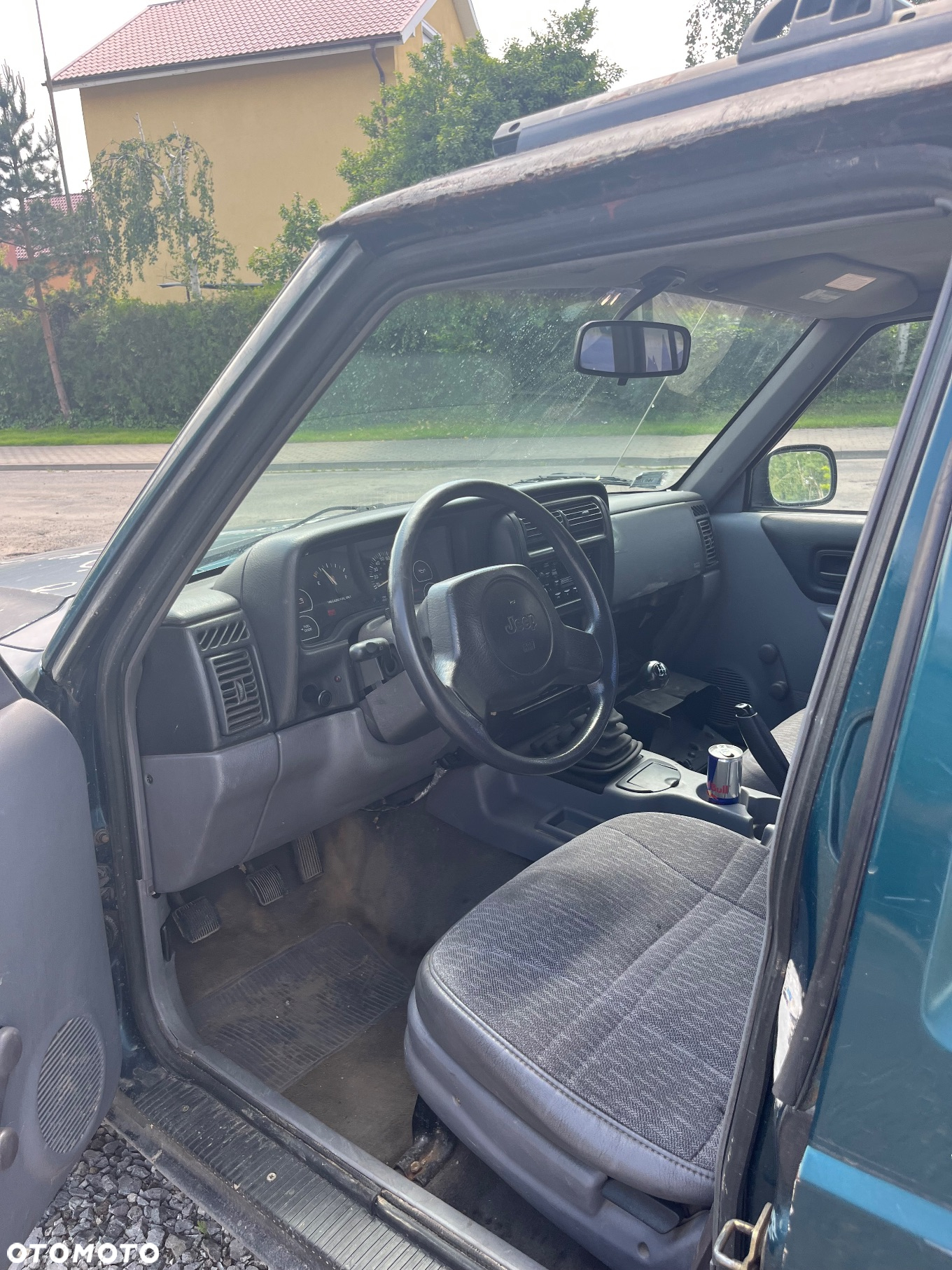 Jeep Cherokee - 12
