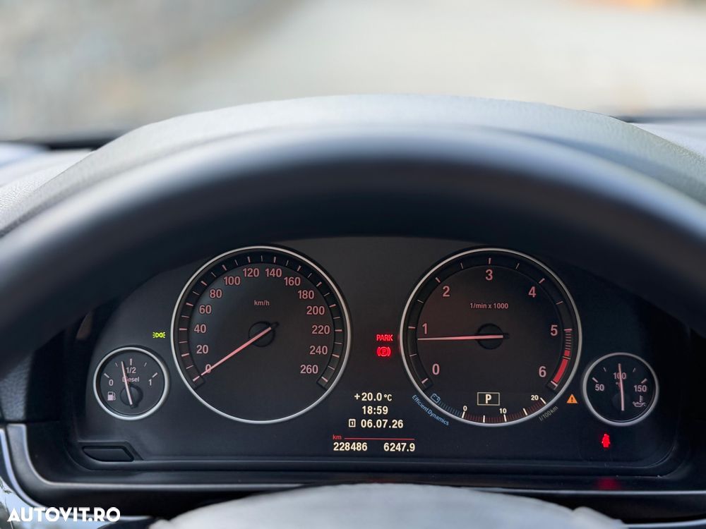 BMW 5 Series 2012 — imagine 14