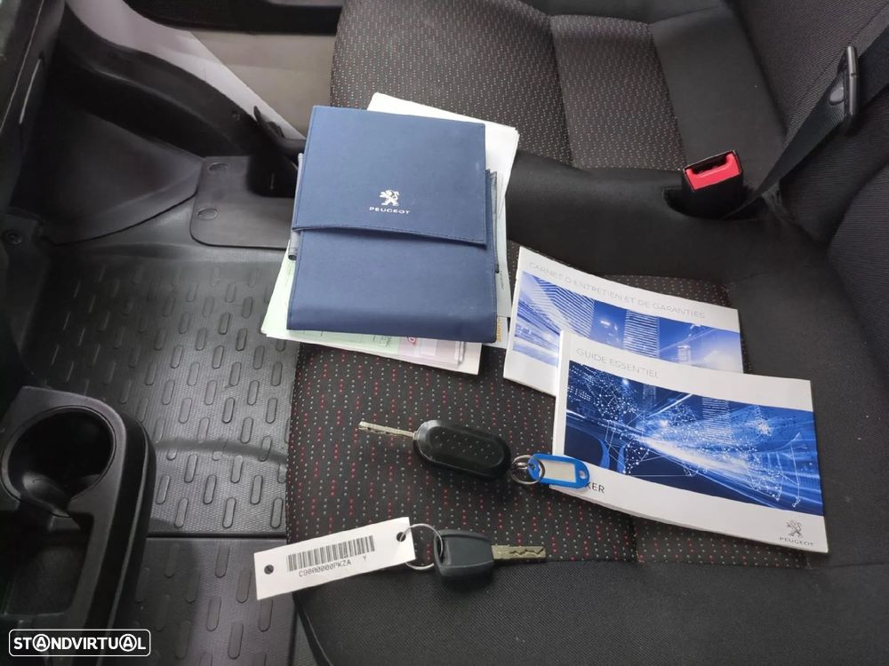 Peugeot BOXER 2.0 Blue-Hdi L1H1 *GPS/Ac/ IVA DEDUTÍVEL - 9