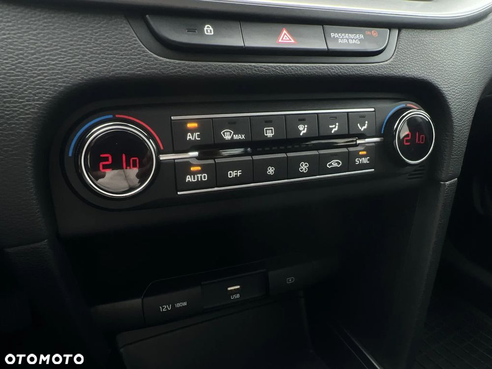 Kia XCeed 1.5 T-GDI M - 23