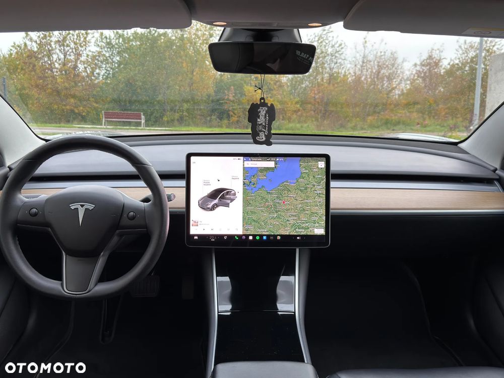 Tesla Model 3 - 7
