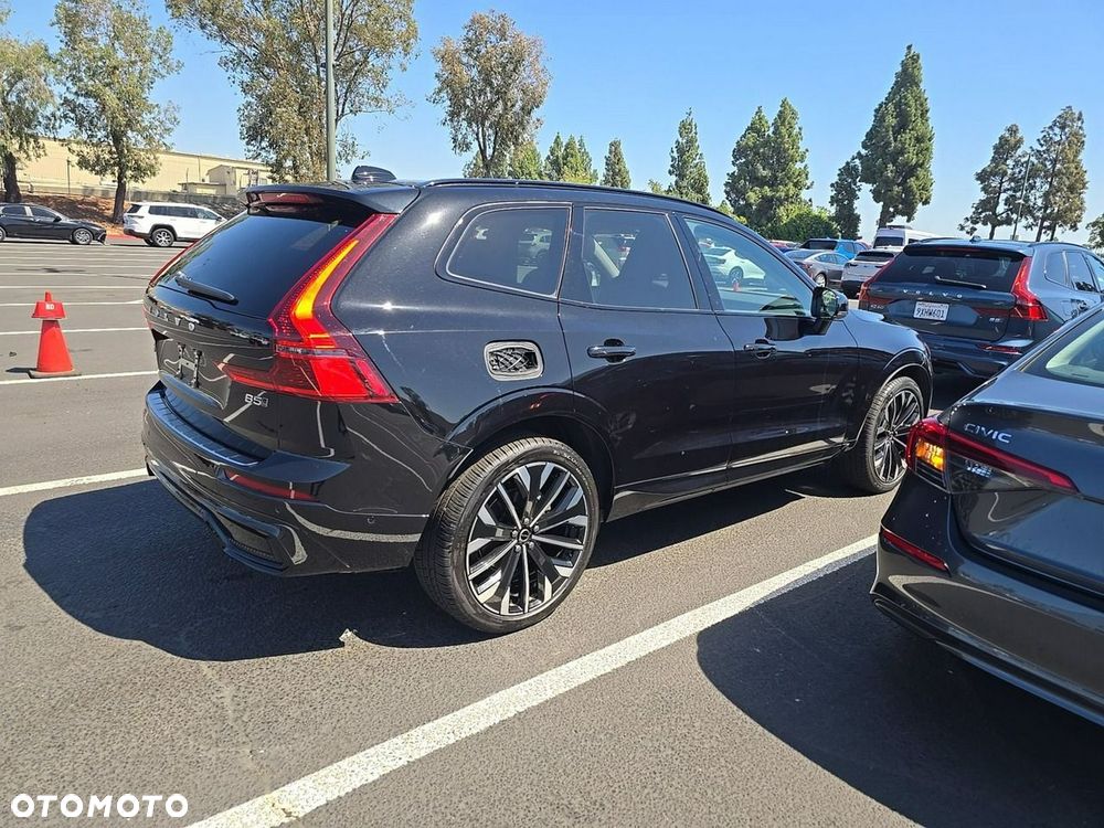 Volvo XC 60 B5 B AWD Ultra Dark - 3