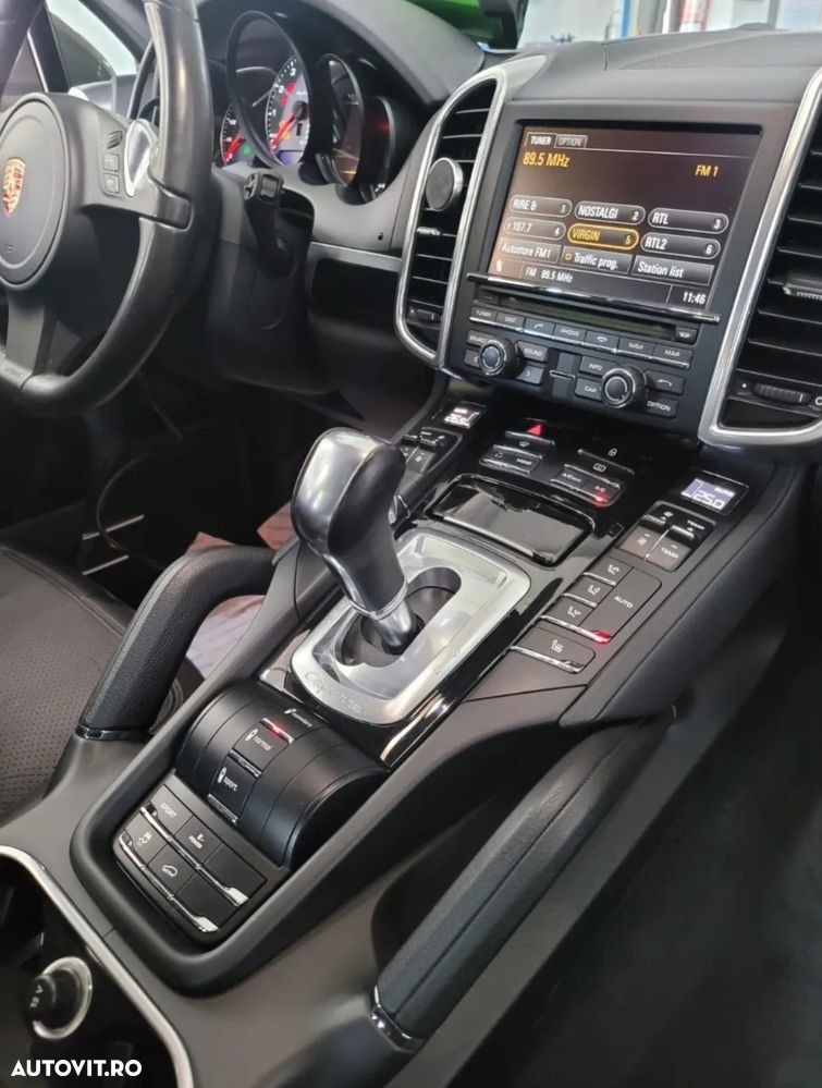 Porsche Cayenne - 4