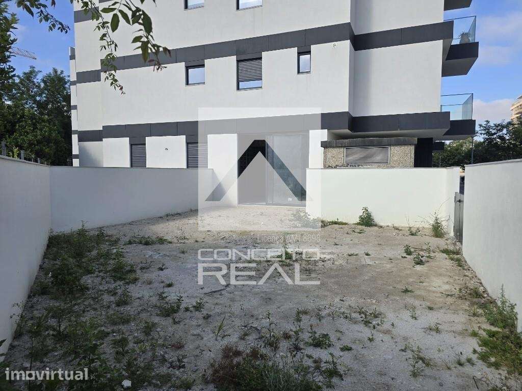 Loja c/ jardim privativo | Comércio / Restauração | Pícua, Águas Santa - Grande imagem: 5/15