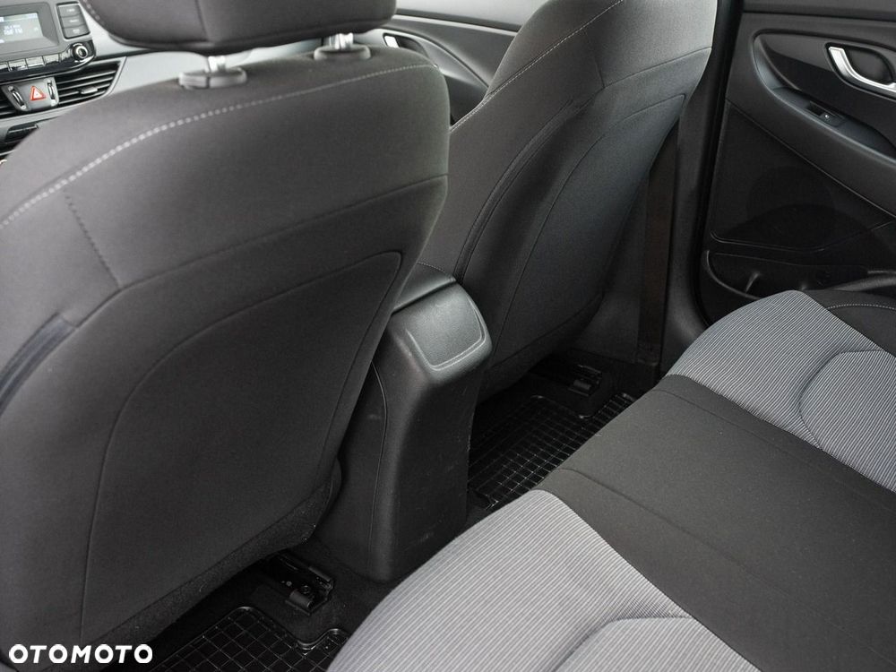 Hyundai i30 1.5 DPI Classic + - 20
