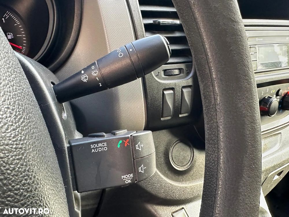Renault Trafic - 19