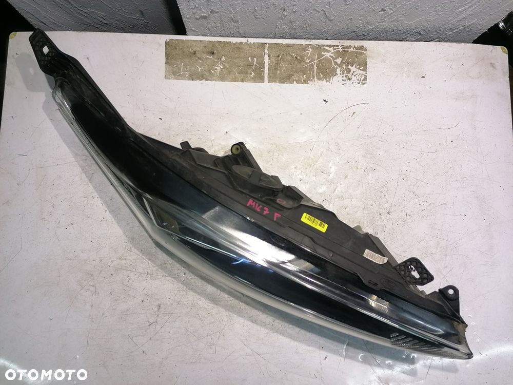 FORD FIESTA MK7 VII 16r LIFT LAMPA PRAWY PRZÓD C1BB13W029AG EUROPA - 2
