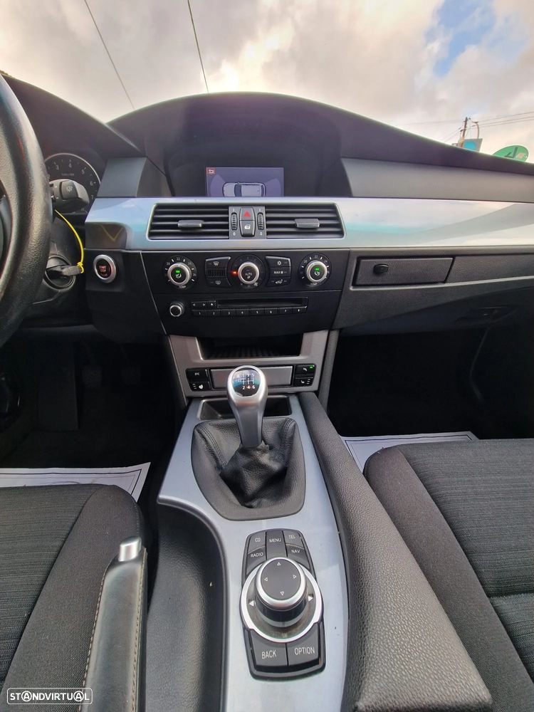 BMW 520 i Executive - 14