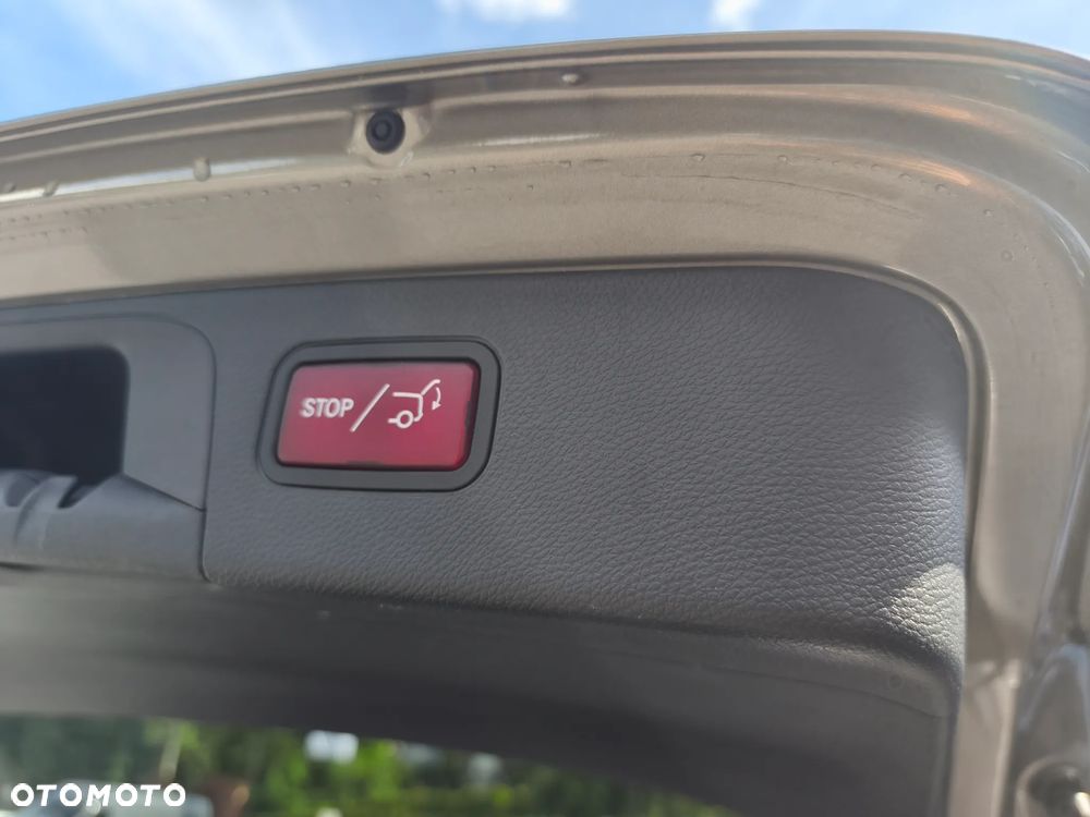 Mercedes-Benz GLC ver-200-d-mhev-4--matic-amg-line - 6