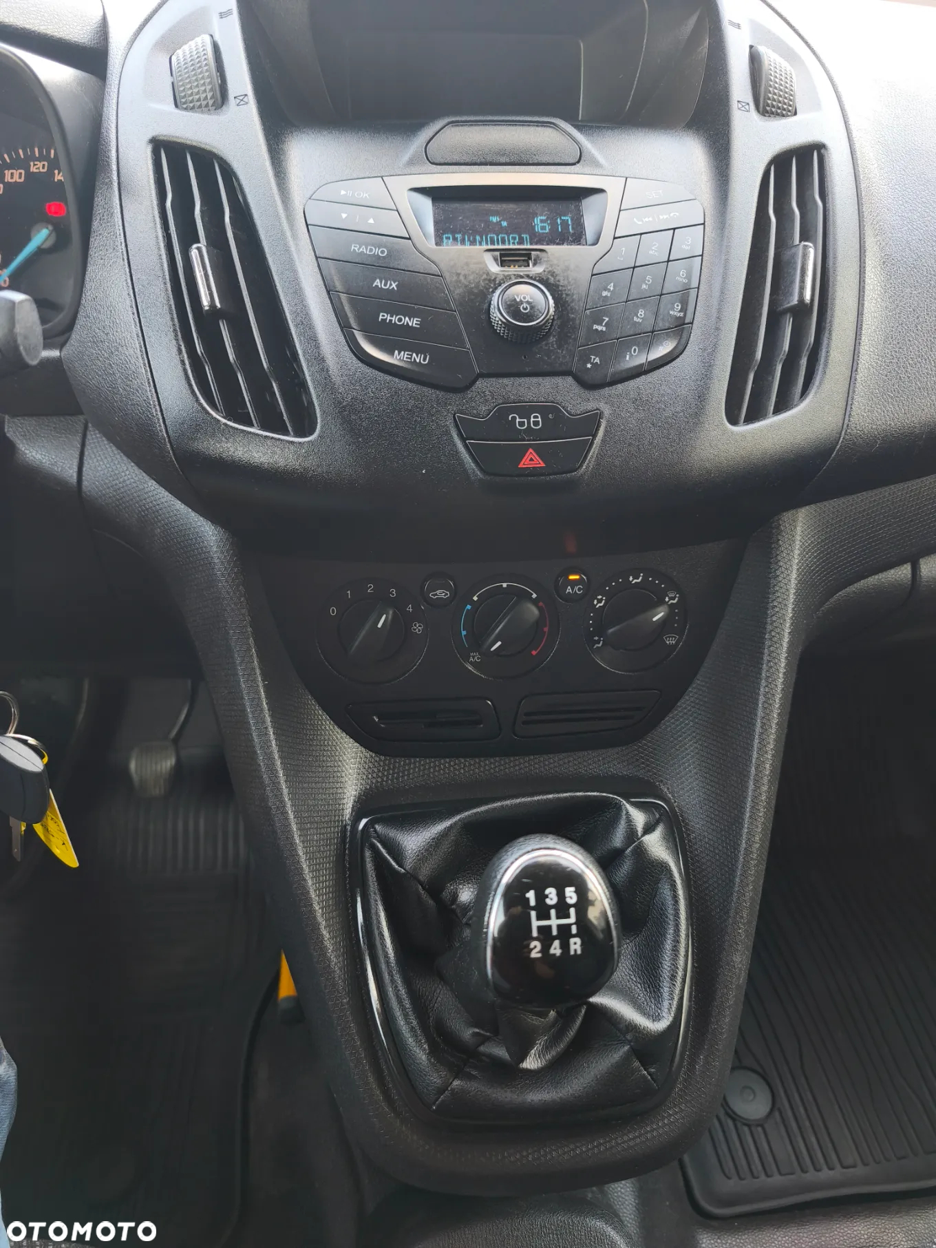 Ford Transit Connect - 10
