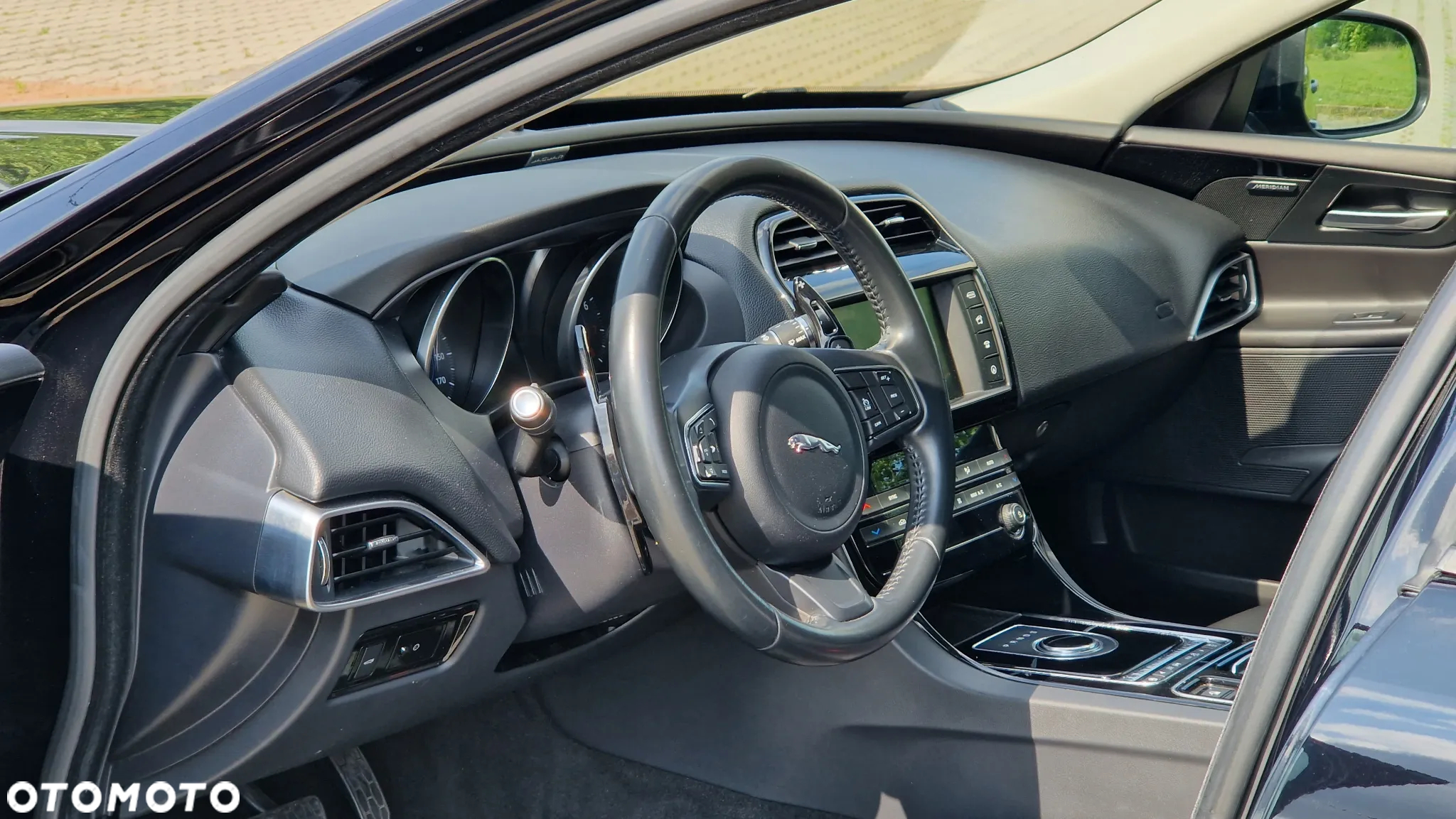 Jaguar XE 25t Prestige - 20