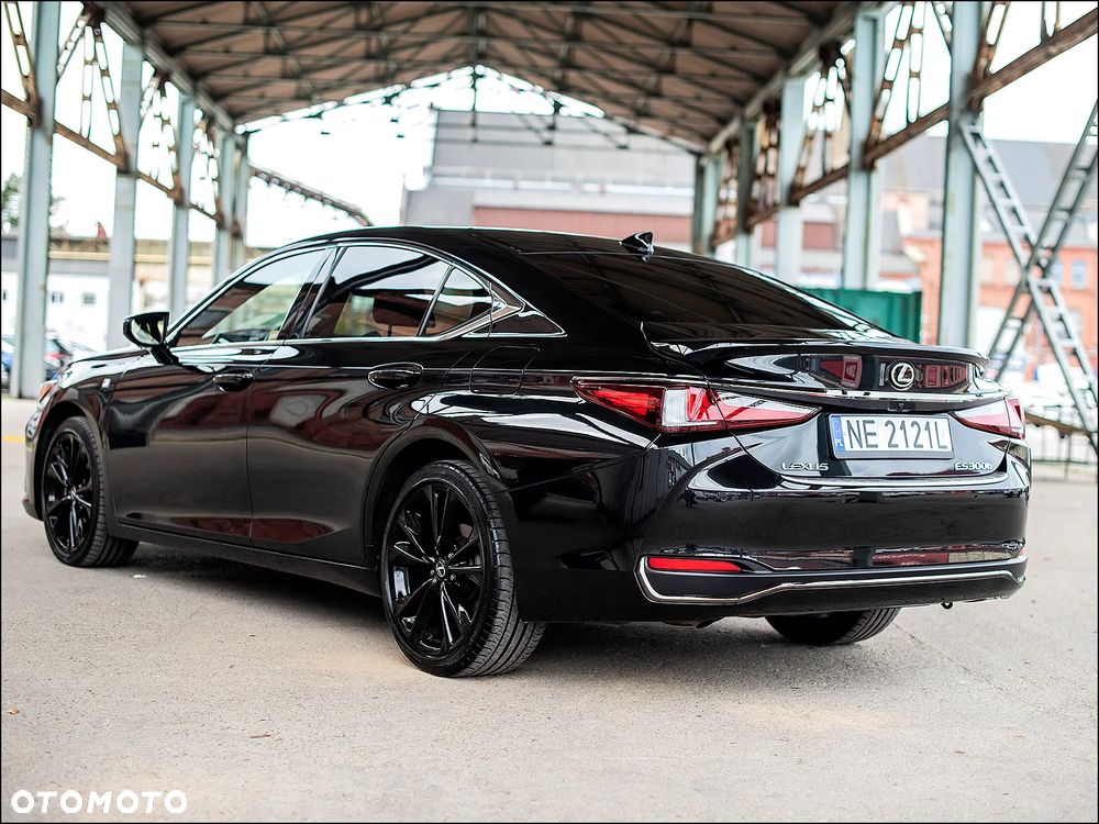 Lexus ES 300h F Sport - 5