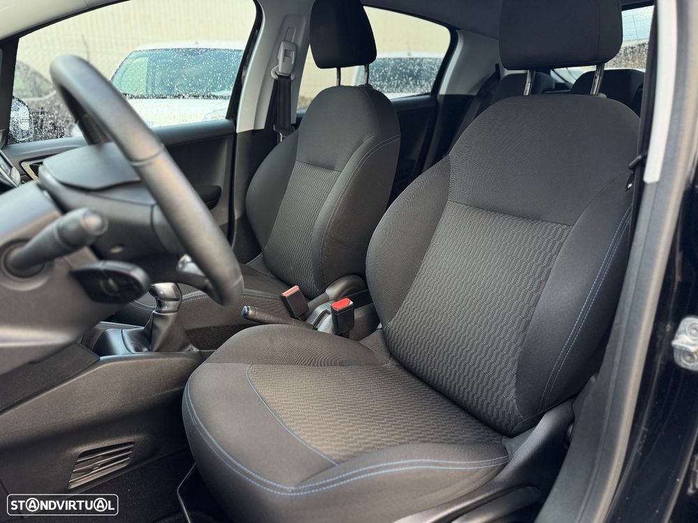 Peugeot 208 1.2 PureTech Signature - 17