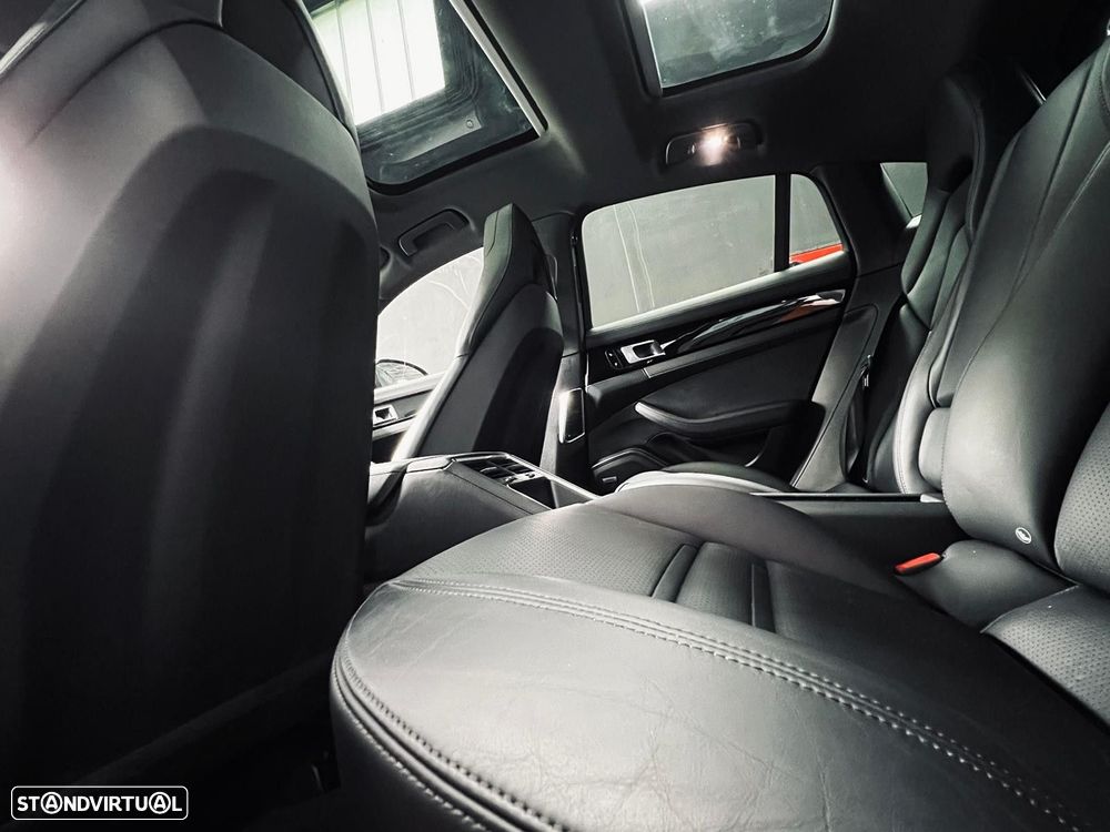 Porsche Panamera 4 S - 42