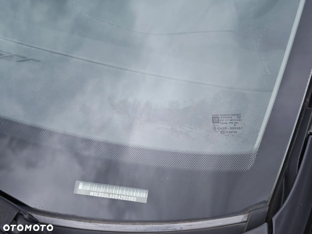 Opel Corsa 1.4 16V Satellite - 14