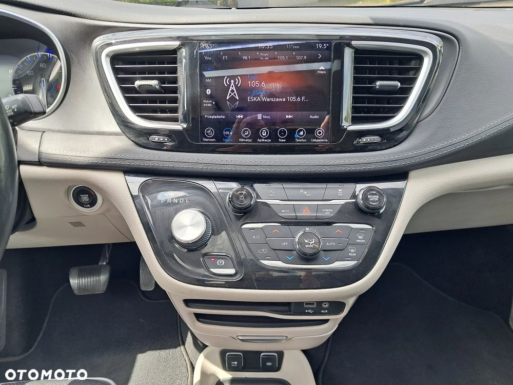 Chrysler Pacifica - 13