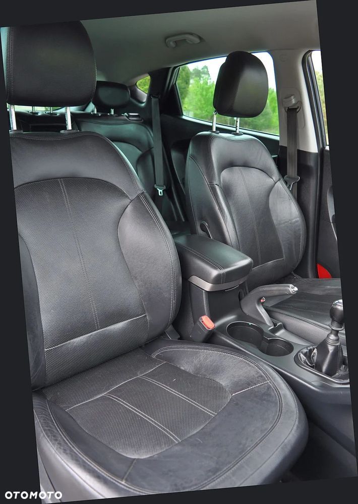Hyundai ix35 1.7 CRDi Premium 2WD - 18