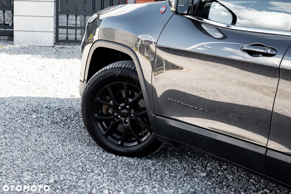 Jeep Cherokee - 17