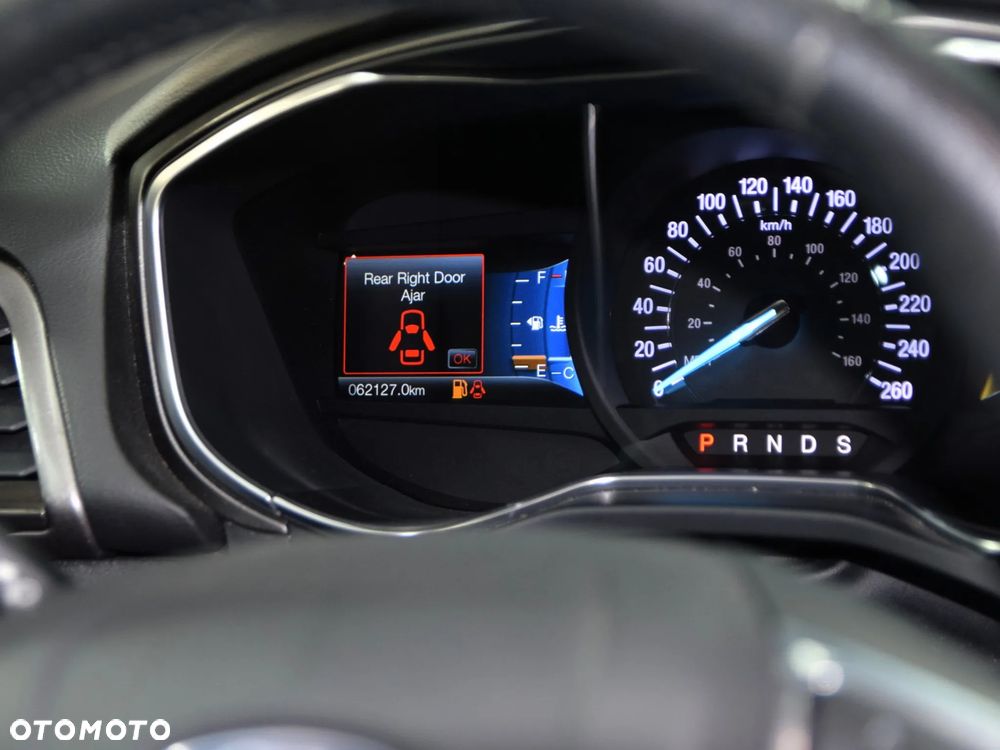 Ford Fusion 2.0 EcoBoost Titanium - 23