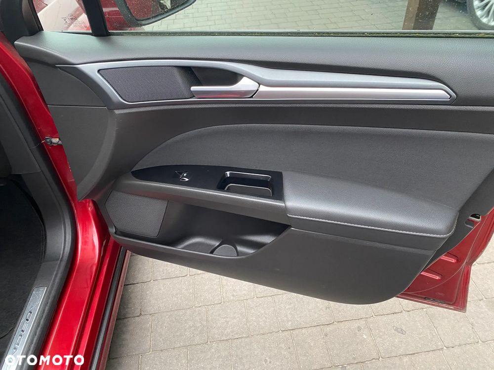 Ford Mondeo 2.0 TDCi Titanium - 23