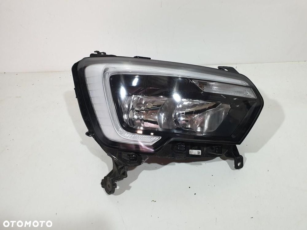 RENAULT MASTER IV 4 LAMPA PRZÓD PRZEDNIA PRAWA 260105567R EUROPA ORYGINAŁ - 2