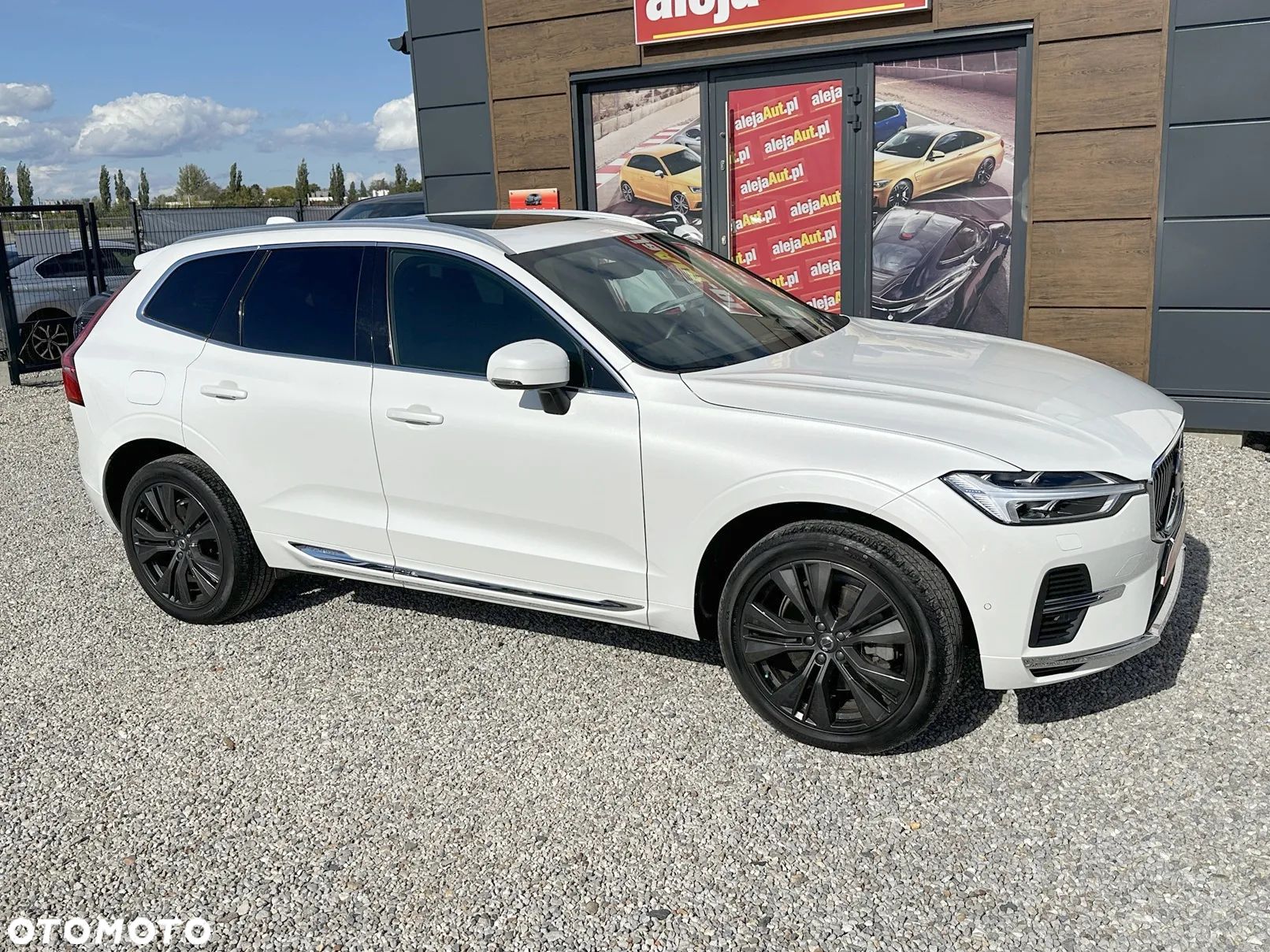 Volvo XC 60 T8 Plug-In Hybrid AWD Inscription - 1