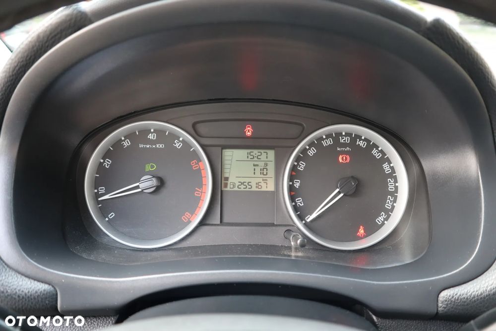 Skoda Roomster 1.6 16V Style - 16