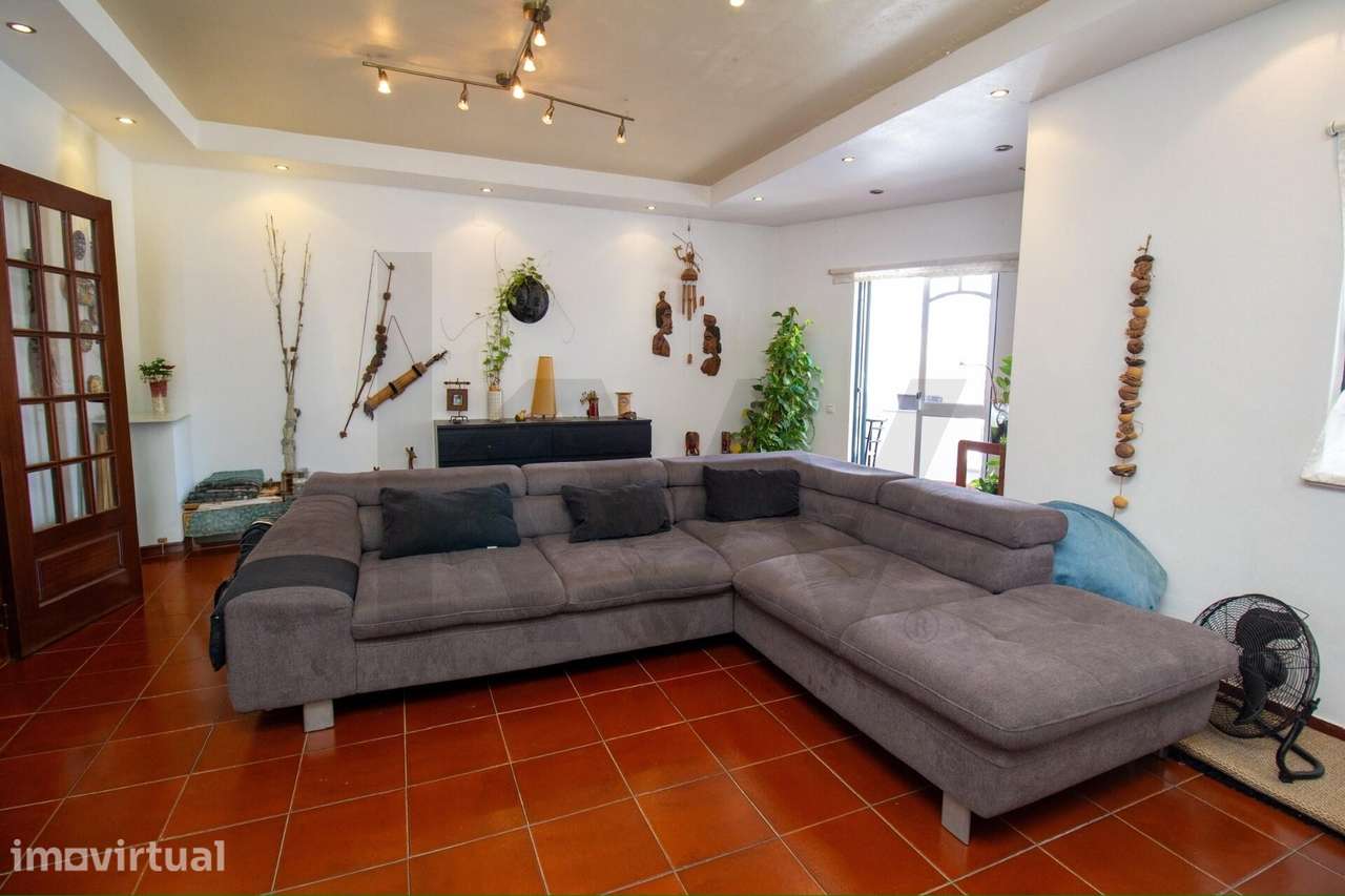 Excelente Oportunidade em Almeirim – Apartamento T3 com Terraço e Gara - Grande imagem: 3/28