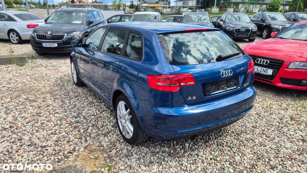 Audi A3 Sportback 1.6 TDI DPF Attraction - 10
