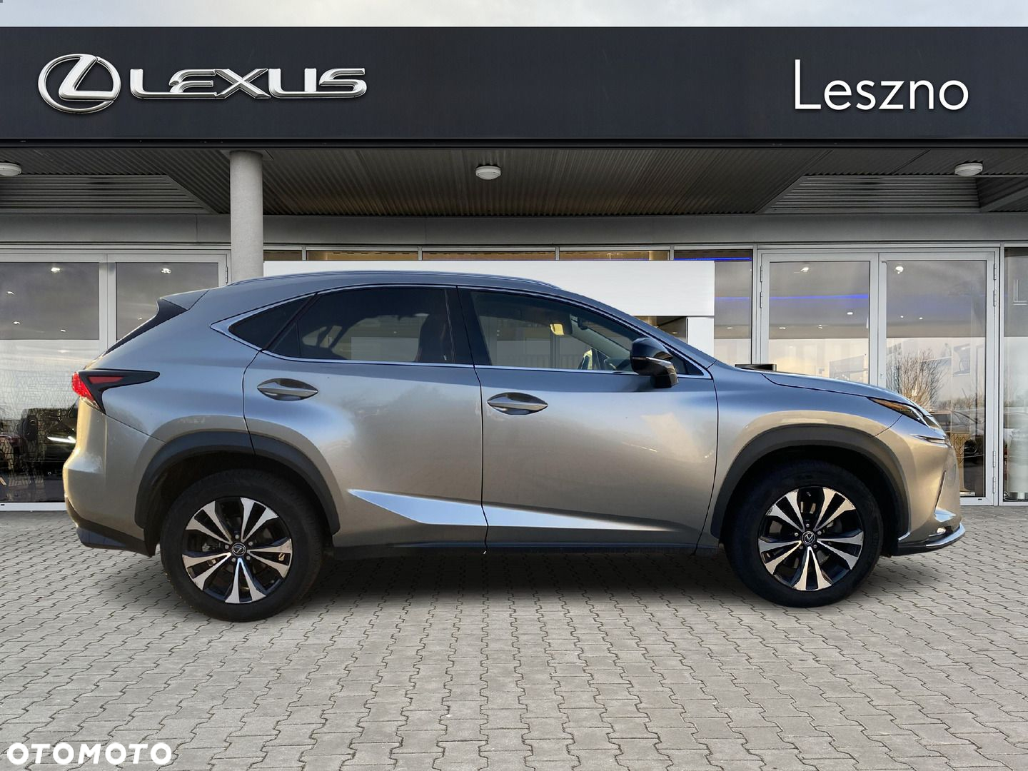 Lexus NX 300 F Impression AWD - 10