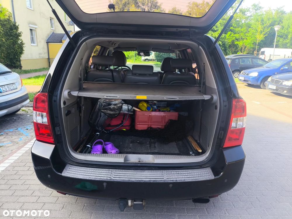 Kia Carnival - 4