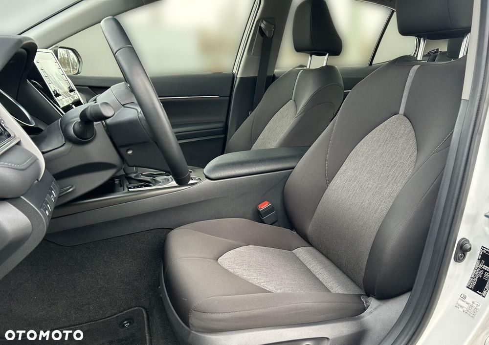 Toyota Camry 2.5 Hybrid Comfort CVT - 9