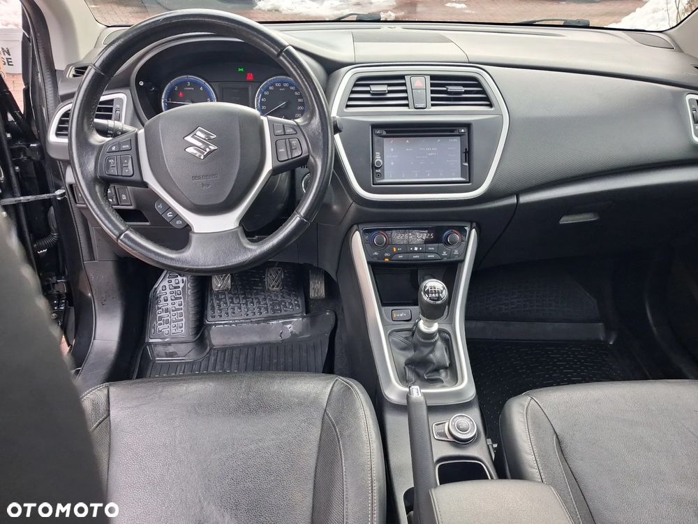 Suzuki SX4 S-Cross 1.6 DDiS Premium Plus 4WD - 24