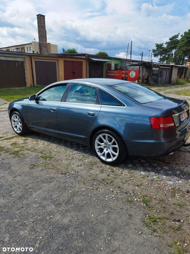 Audi A6 Limousine 2.4 - 8