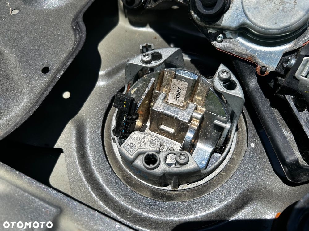Klapa bagażnika BMW E87 120d Sparkling Graphite (A22) | Wycieraczka, Blenda, Antena - 6