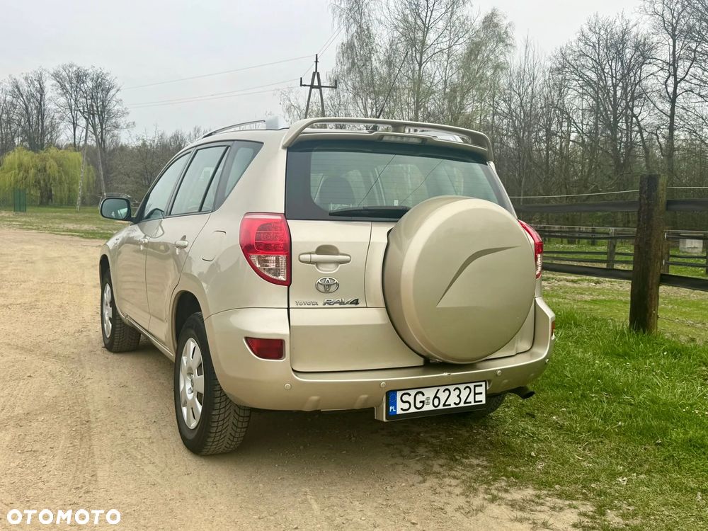 Toyota RAV4 2.2 D-4D Sol - 4