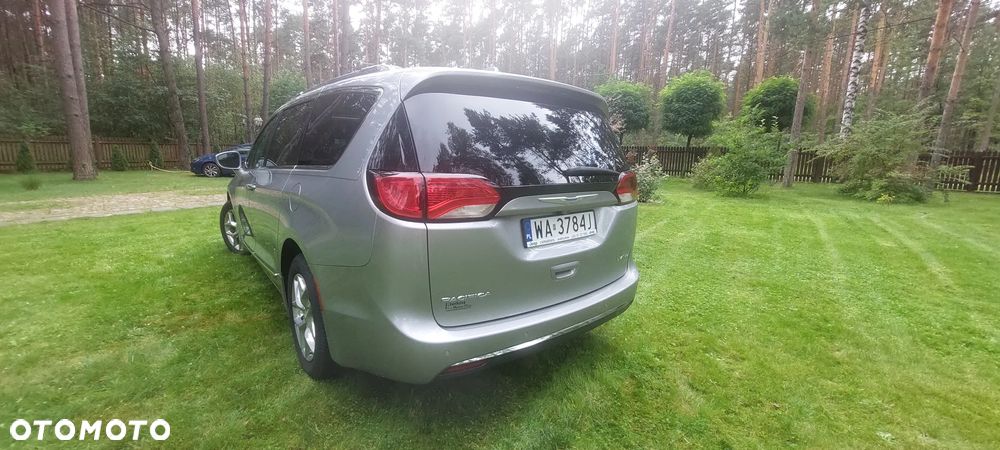 Chrysler Pacifica - 25