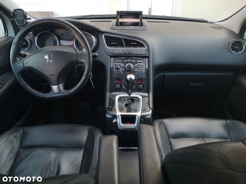 Peugeot 5008 - 8