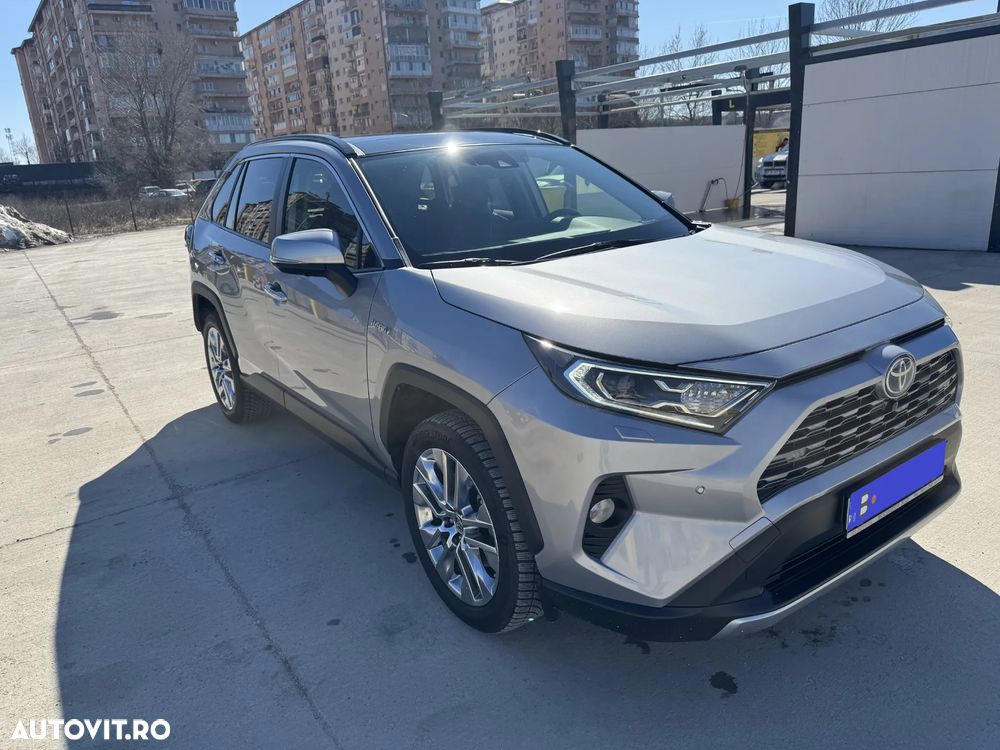 Toyota RAV4 - 1
