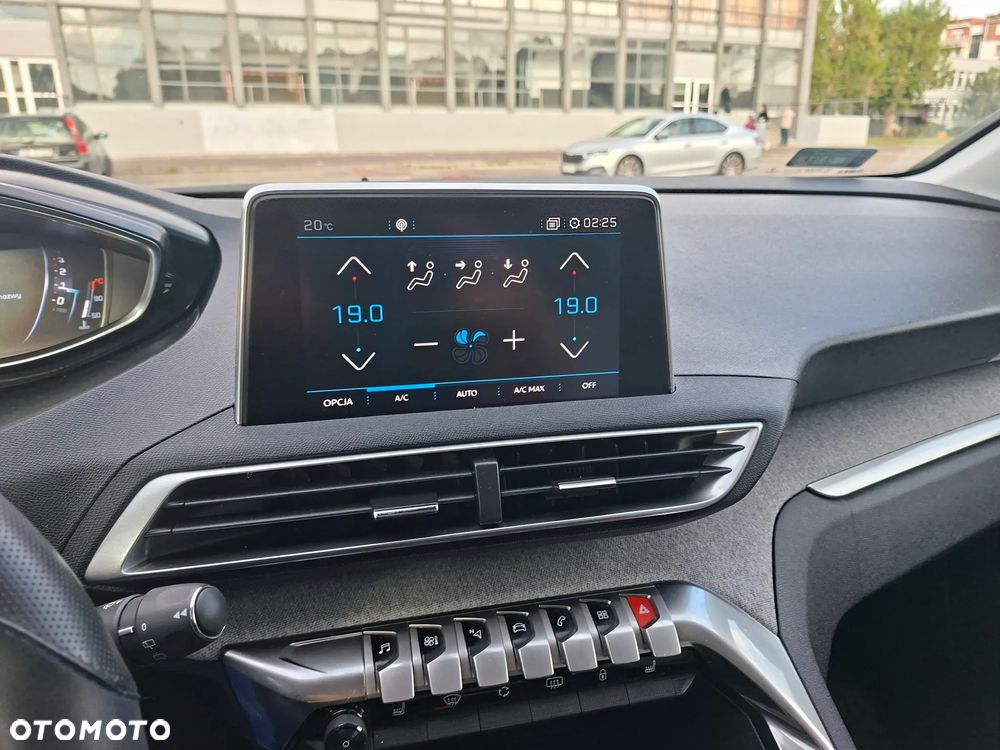 Peugeot 3008 1.2 PureTech GPF Allure S&S - 24