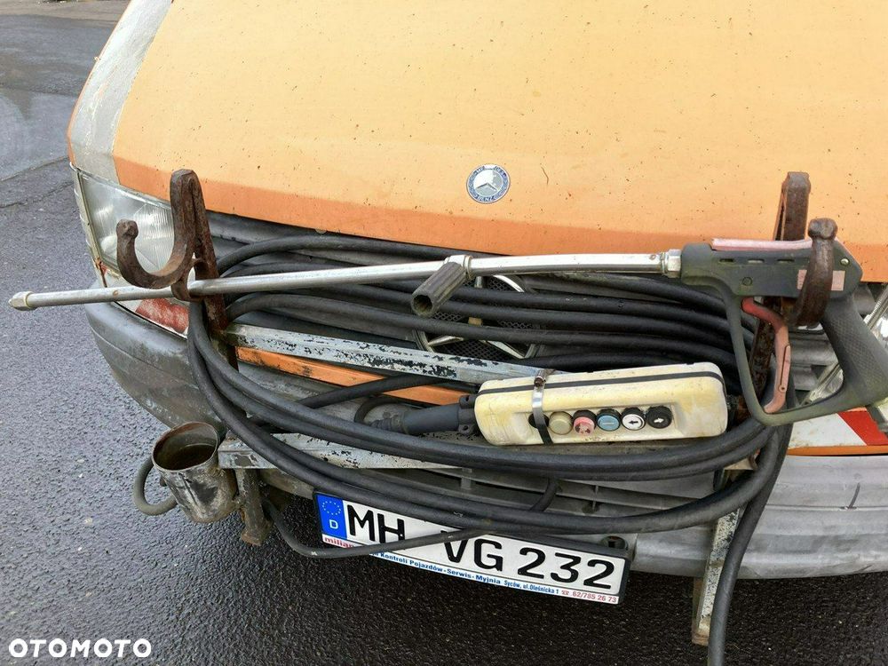 Mercedes-Benz Sprinter - 2