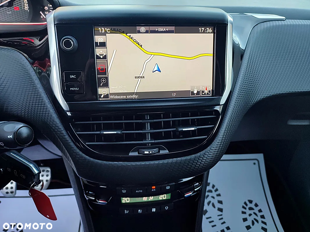 Peugeot 2008 1.2 Pure Tech Allure S&S - 12