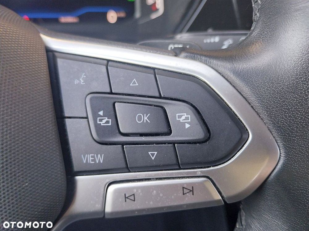 Volkswagen Touran - 26