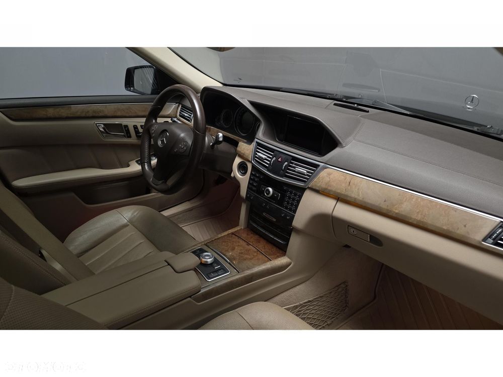 Mercedes-Benz Klasa E - 27