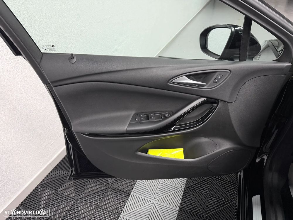 Opel Astra 1.5 D Elegance - 24